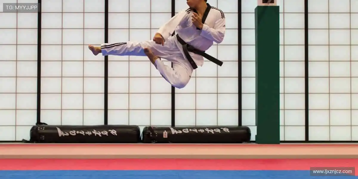 🏆 收藏热爱,把冠军荣耀穿在身上!🎁